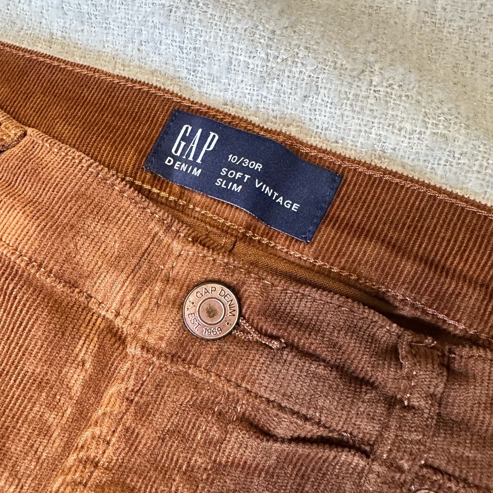 Gap Women's Slim Soft Vintage Corduroy in Rust - Size 10/30 Regular - Picture 3 of 4